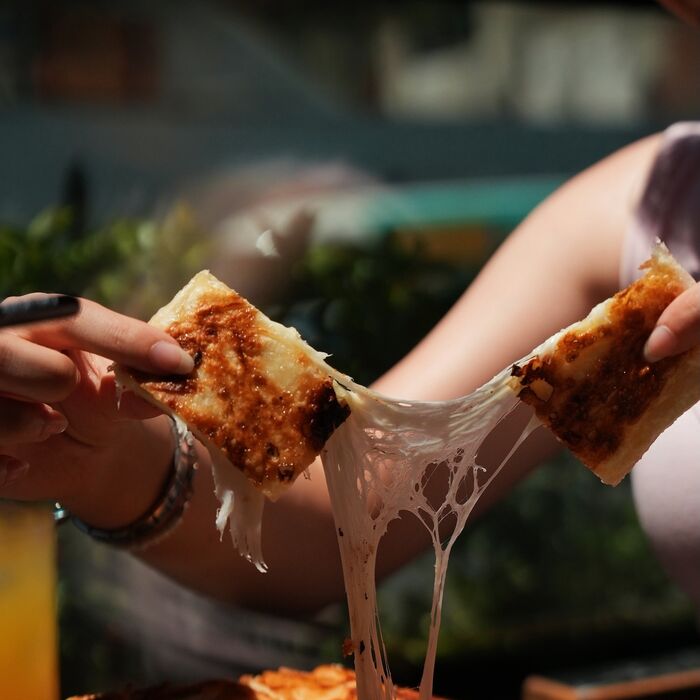 Chill House Fulya cheese pull tost